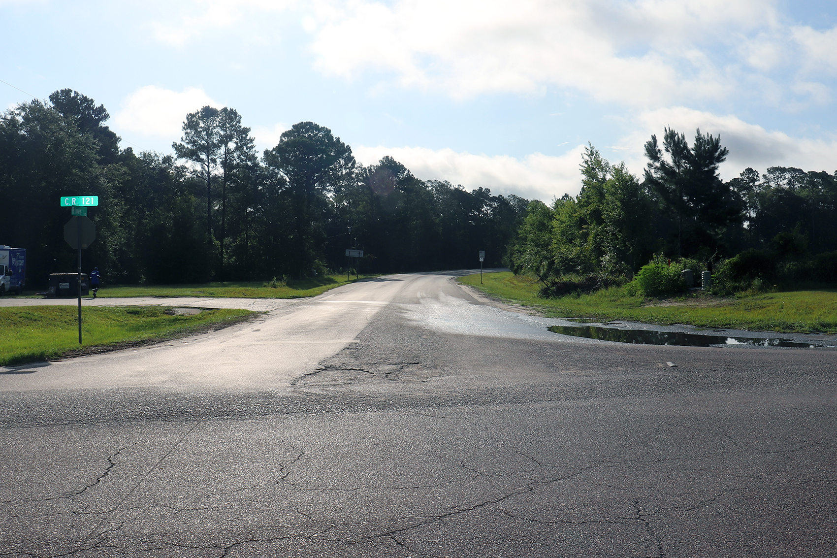River Road will receive new striping and signage in the coming months. The work will be done from its intersection with County Road 121 to its intersection with U.S. 1. The road is also scheduled for repaving in mid-2025. Photo by Kathie Sciullo 