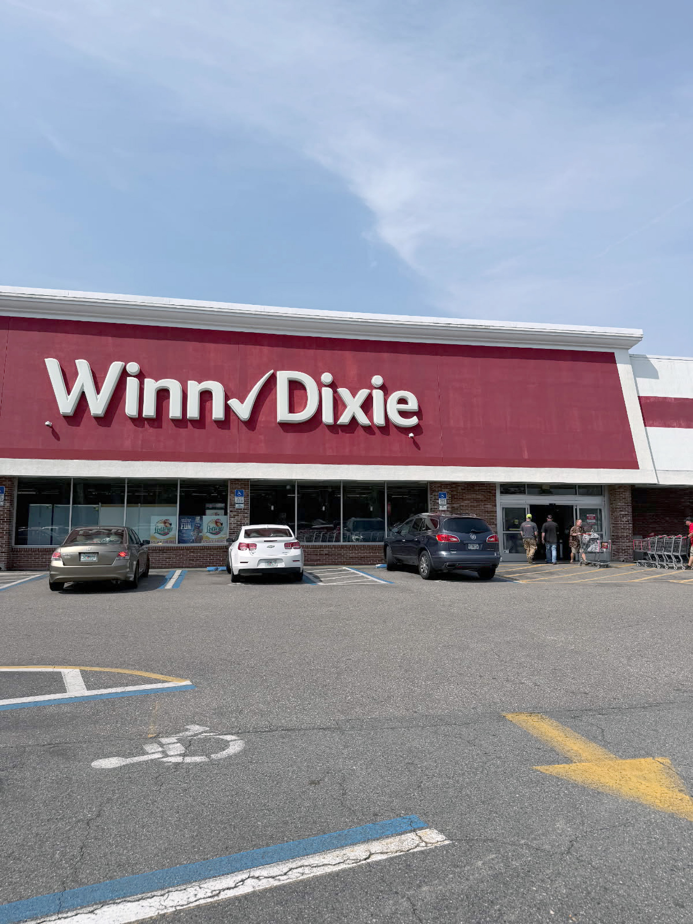 The Callahan Winn-Dixie will close in October to begin its conversion to an Aldi, leaving local residents without a full-service grocery store right before the holiday season. Photo by Lauren Beasley