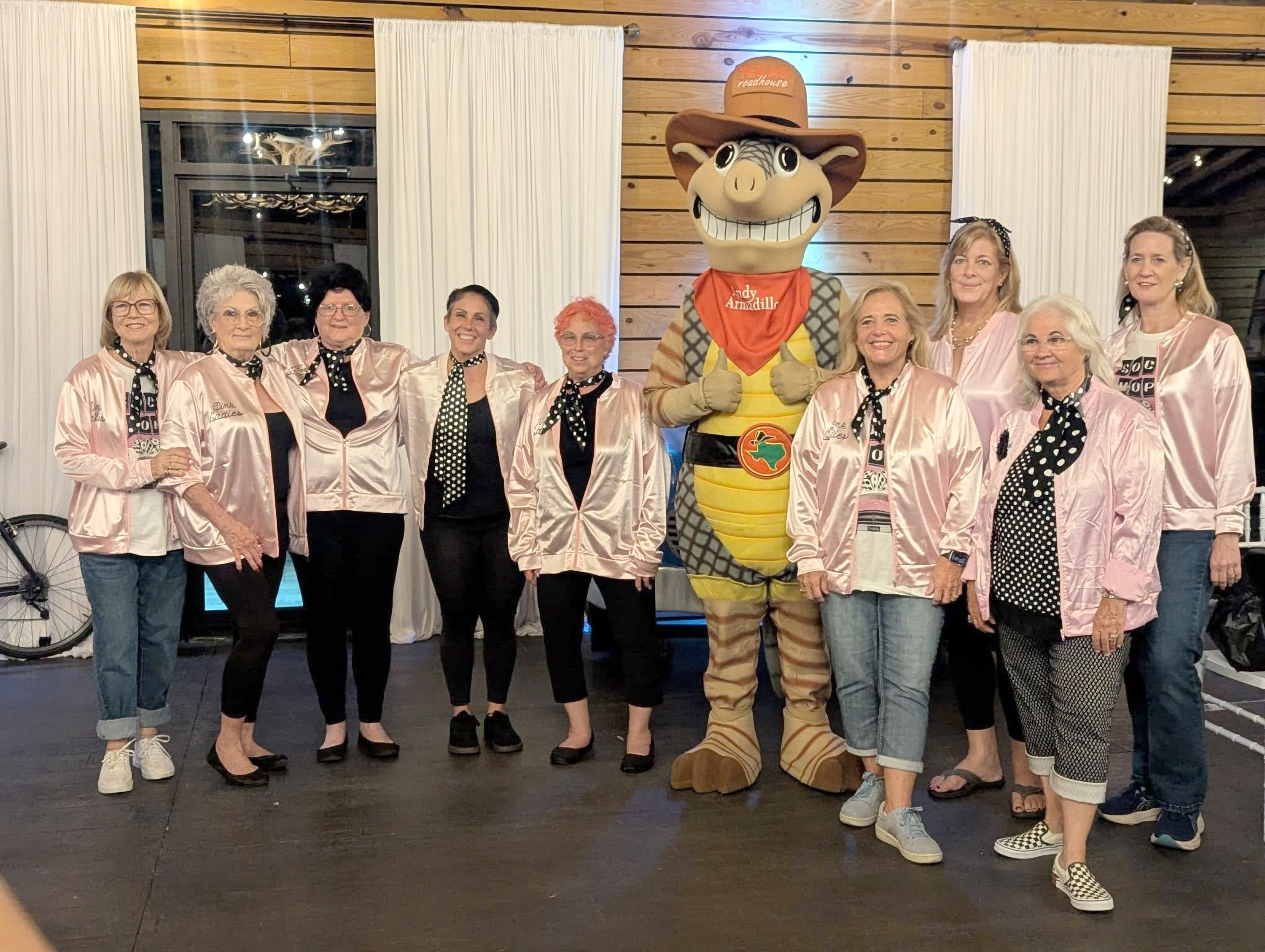 Paw Paws Pet Rescue, located in Hilliard, had a successful fundraiser at Bellemont Estate Sept. 19. 