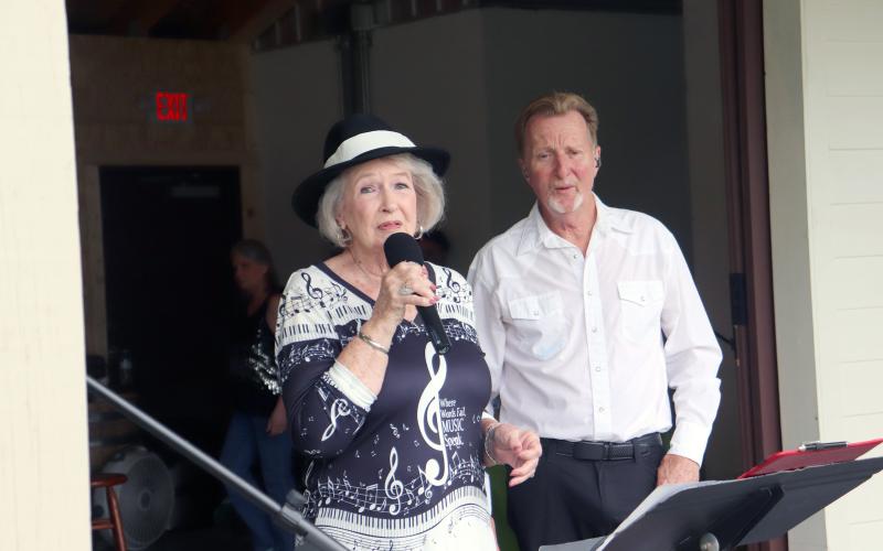 Liz and Randall Smith perform.