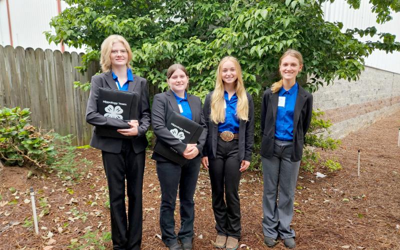 Local 4-H’ers attend 4-H University at the University of Florida July 28-30. submitted
