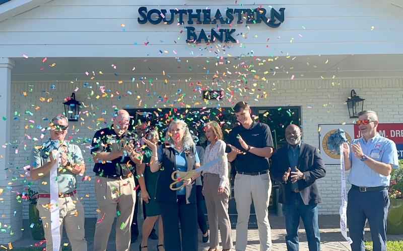 The Hilliard location of Southeastern Bank recently completed renovations, celebrating the branch’s new look with a ribbon cutting Oct. 24.