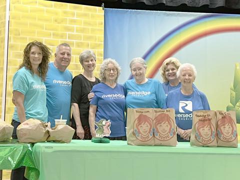 volunteers share meals and treats with Hilliard Elementary School and Hilliard Middle-Senior High School teachers last week to show their appreciation. 