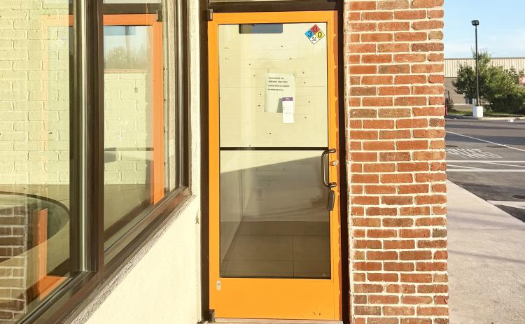 “We regret to inform you this location closed permanently,” the sign on the Callahan location reads. Photo by Britney Fletcher West